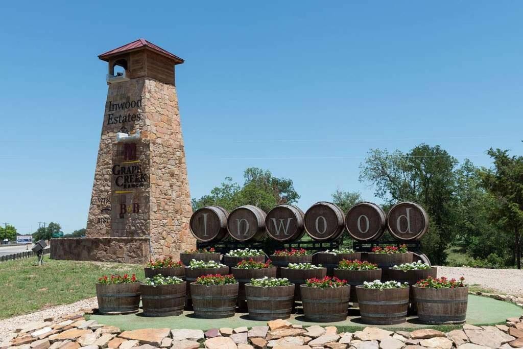 The Container Retreat @ 290 Wine Trail #10 Welcome Friends! Hye Exterior photo