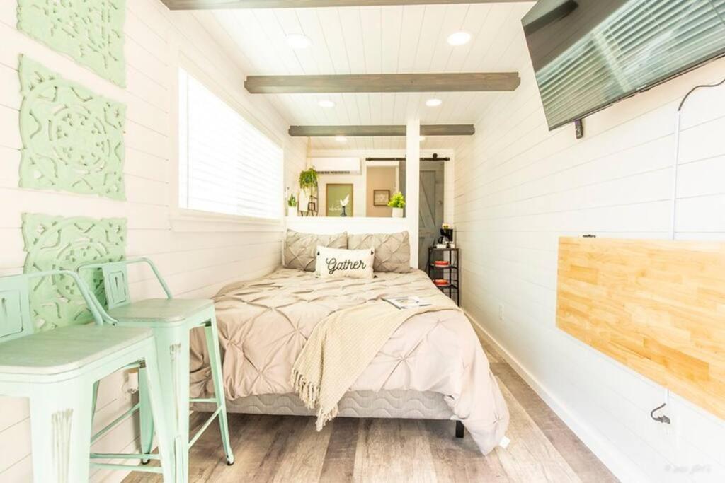 The Container Retreat @ 290 Wine Trail #10 Welcome Friends! Hye Exterior photo